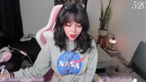  Amelia Black  OF AMELIABLACK666 I lost all my thumbs up help me to get 80 online show from 01/12/26, 07:13