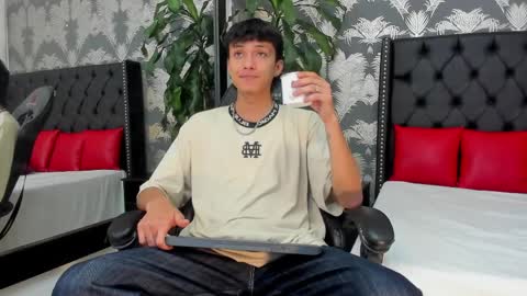 Lean online show from 04/08/26, 02:39