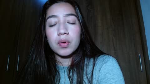 Snapshot of leanaalhub chatting on 12/29/24, 02:17 leanaalhub online show from 12/29/24, 02:17