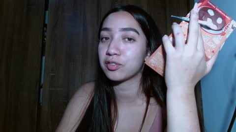 Snapshot of leanaalhub chatting on 01/11/25, 04:06 leanaalhub online show from 01/11/25, 04:06