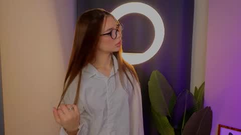 Sophie online show from 04/15/26, 08:20