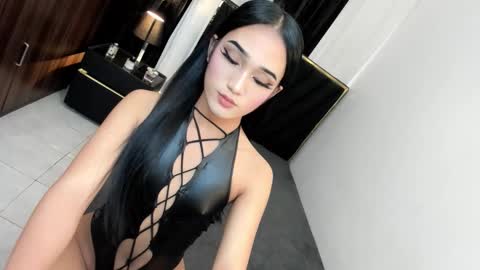 Snapshot of leannaloove chatting on 09/21/25, 06:42 leannaloove online show from 09/21/25, 06:42