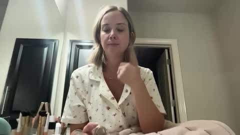 leanneluxecouple online show from 10/27/25, 10:41