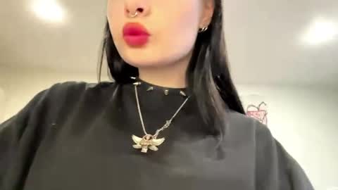 Kiki online show from 04/01/26, 03:20