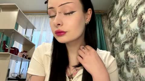 Kiki online show from 04/02/26, 03:09
