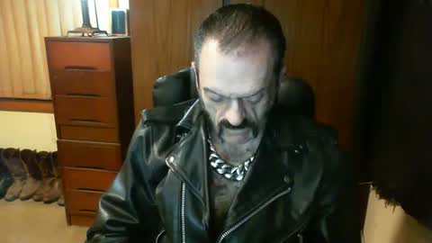 leathergreaser online show from 01/08/25, 06:09
