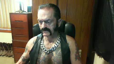 leathergreaser online show from 01/13/25, 07:31