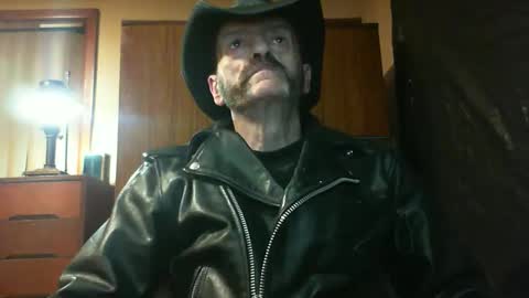 leathergreaser online show from 04/14/26, 07:42