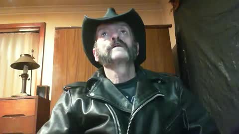 leathergreaser online show from 06/02/26, 07:38