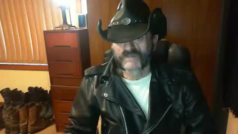 Snapshot of leathergreaser chatting on 06/10/26, 09:35 leathergreaser online show from 06/10/26, 09:35