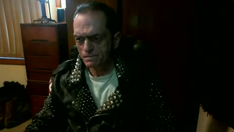 Snapshot of leathergreaser chatting on 06/25/26, 09:30 leathergreaser online show from 06/25/26, 09:30