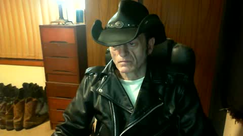 Snapshot of leathergreaser chatting on 07/07/26, 07:23 leathergreaser online show from 07/07/26, 07:23