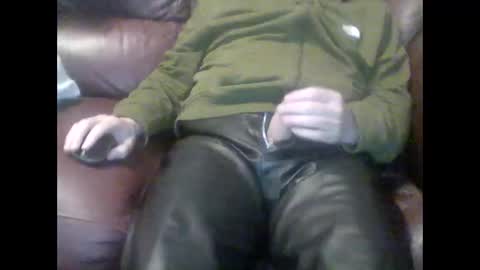 Snapshot of leatherpants68 chatting on 10/01/25, 07:53 leatherpants68 online show from 10/01/25, 07:53