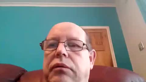 leatherpants68 online show from 11/28/25, 08:50