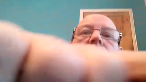 leatherpants68 online show from 11/29/25, 09:01