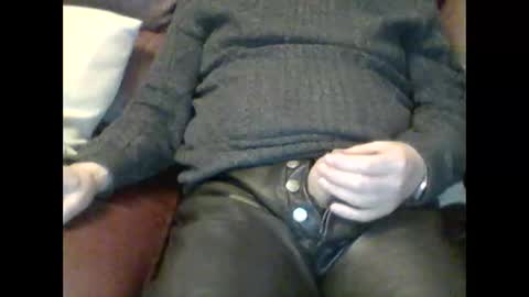 leatherpants68 online show from 12/01/25, 09:09