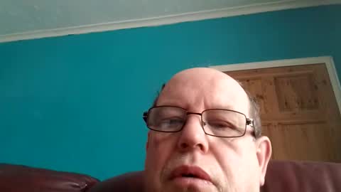 leatherpants68 online show from 03/25/26, 08:31