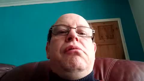 leatherpants68 online show from 04/17/26, 08:17