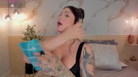 Snapshot of leathompson1 chatting on 11/27/25, 10:56 online show from 11/27/25, 10:56