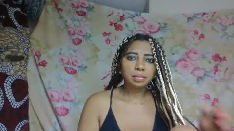 leatianaa online show from 05/18/26, 01:02