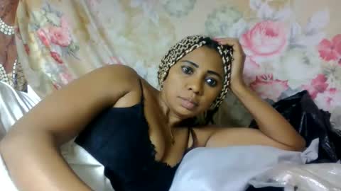leatianaa online show from 06/10/26, 07:35