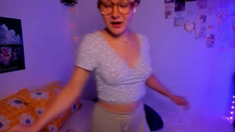 Ellie online show from 11/16/25, 05:24