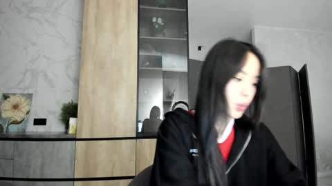 lee_chang online show from 12/18/25, 01:17