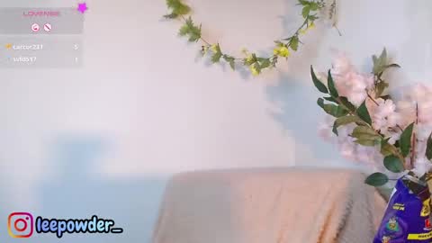 lee_powder online show from 04/30/26, 03:57