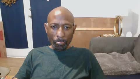 Snapshot of leeguy_hugedick chatting on 05/18/26, 06:19 Ebony DeafGuy online show from 05/18/26, 06:19