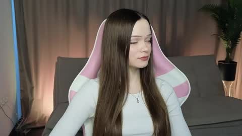 leemikah online show from 04/26/26, 07:06