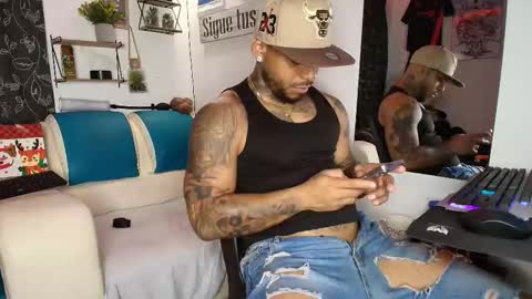 Snapshot of leenar_key chatting on 09/27/25, 02:05 leenar_key online show from 09/27/25, 02:05