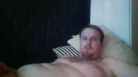 Snapshot of leeuwarder12 chatting on 11/17/25, 03:40 leeuwarder12 online show from 11/17/25, 03:40