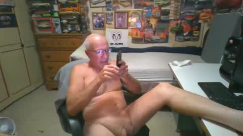 leezamm1132 online show from 04/22/26, 02:25