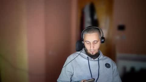 lefrenchiies online show from 11/19/25, 07:30