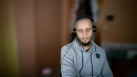 lefrenchiies online show from 01/09/26, 08:28