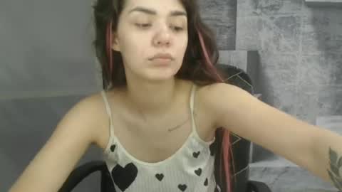 Snapshot of legenda_liya chatting on 06/15/26, 03:47 Liya online show from 06/15/26, 03:47
