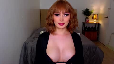 Snapshot of legendaryxqueen chatting on 02/03/25, 11:42 UR ULTIMATE QUEEN SUSSIE BROWN online show from 02/03/25, 11:42