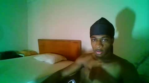 Snapshot of leger810765 chatting on 09/16/25, 07:04 Adrian online show from 09/16/25, 07:04