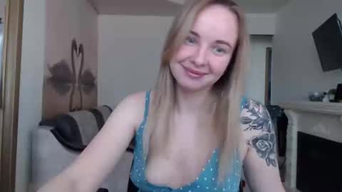 Snapshot of leggywily25 chatting on 05/07/26, 06:30 leggywily25 online show from 05/07/26, 06:30