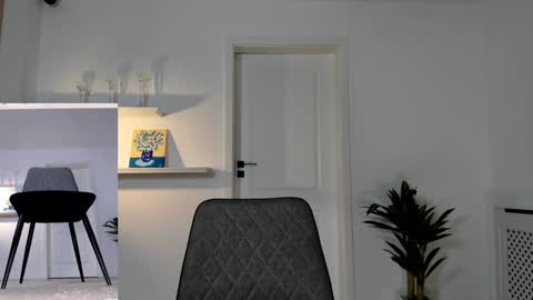 Elle  online show from 12/10/24, 11:22