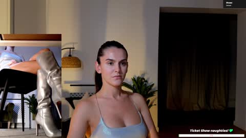 Elle  online show from 10/25/25, 03:40