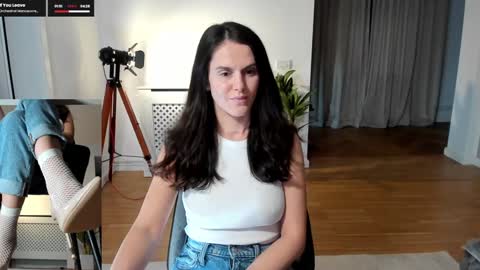 Elle  online show from 03/29/26, 03:34