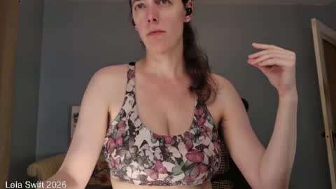 Leia Swift online show from 06/18/26, 09:58