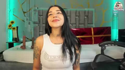 Snapshot of leiawong chatting on 12/27/24, 05:31 Leia online show from 12/27/24, 05:31