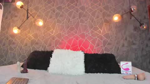 LEIGH ANGELS online show from 04/16/26, 09:04