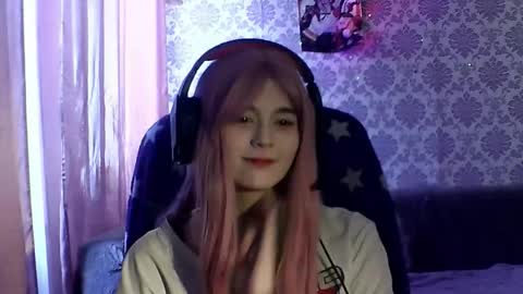 Snapshot of leigharedcross chatting on 02/06/26, 06:29 Viola online show from 02/06/26, 06:29