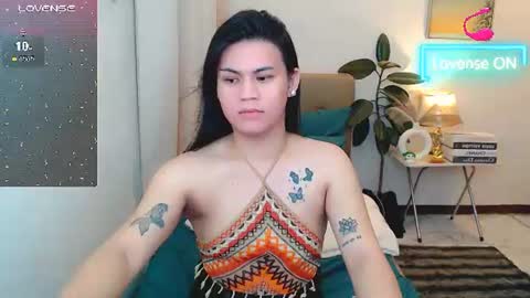 Snapshot of leighcortesi chatting on 06/19/26, 04:00 Cailey online show from 06/19/26, 04:00