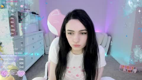 Snapshot of leighlalove chatting on 09/30/25, 08:58 Leighla online show from 09/30/25, 08:58