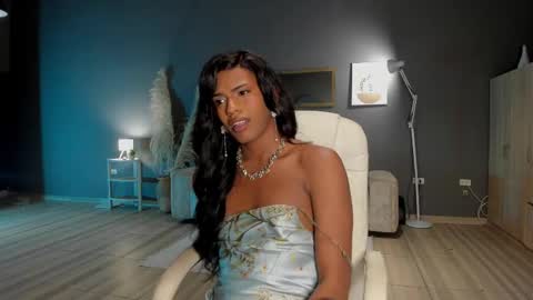 Snapshot of leila4ever chatting on 10/02/25, 01:01 Leila online show from 10/02/25, 01:01