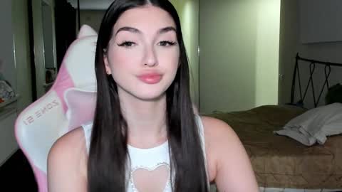 Snapshot of leila_4ever chatting on 12/03/24, 03:44 Leila online show from 12/03/24, 03:44